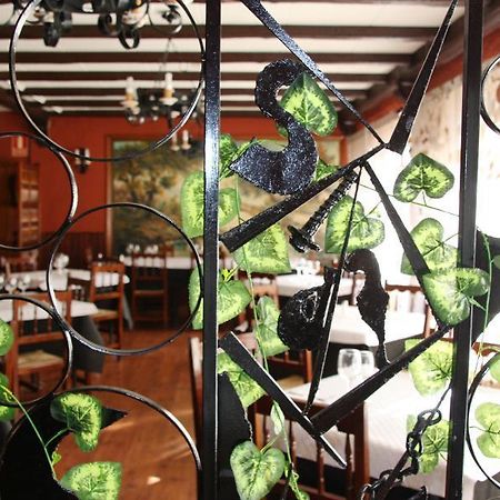Hostal Rte. Elena Fuentes de Ebro Екстер'єр фото