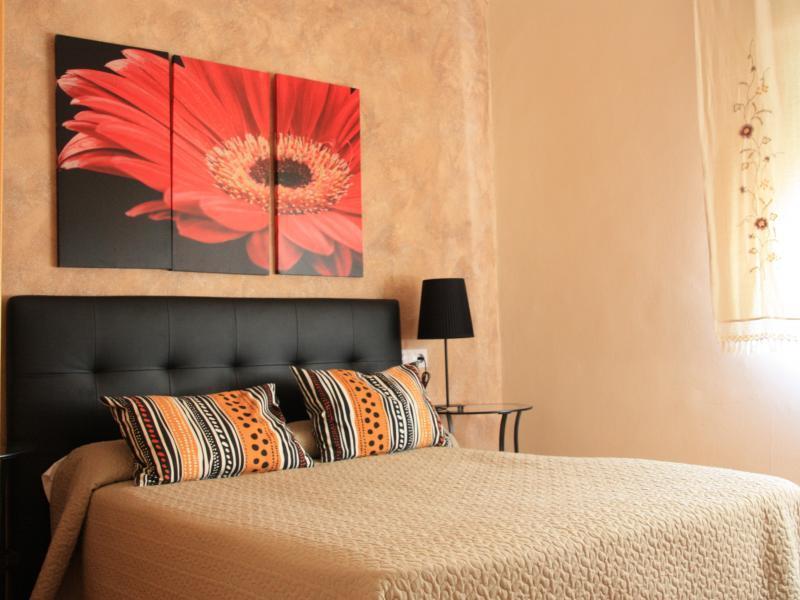 Hostal Rte. Elena Fuentes de Ebro Номер фото